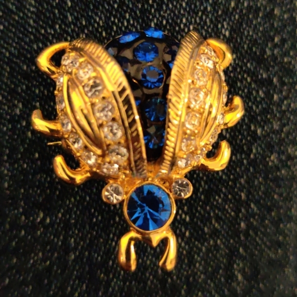 Vintage 80s beetle bug brooch in EUC - Picture 4 of 7